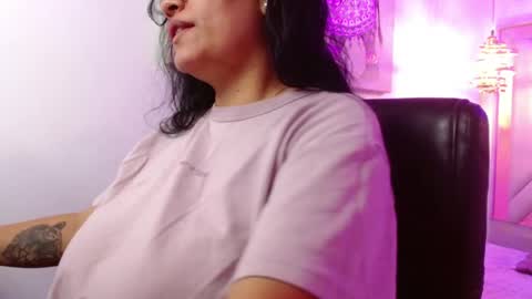 Snapshot of viiolleta chatting on May 2026 12:23:01 PM viioleta online show from May 2026 12:23:01 PM