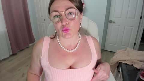 Snapshot of vika7333 chatting on December 2024 04:15:02 PM Ukrainian-woman online show from December 2024 04:15:02 PM