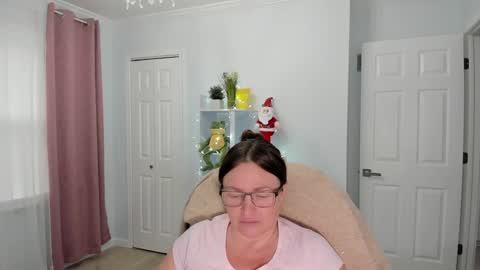 Snapshot of vika7333 chatting on December 2024 03:55:01 PM Ukrainian-woman online show from December 2024 03:55:01 PM