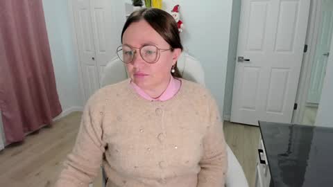 Snapshot of vika7333 chatting on December 2024 04:11:01 PM Ukrainian-woman online show from December 2024 04:11:01 PM