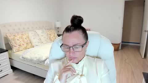 Snapshot of vika7333 chatting on September 2025 01:11:01 PM Ukrainian-woman online show from September 2025 01:11:01 PM