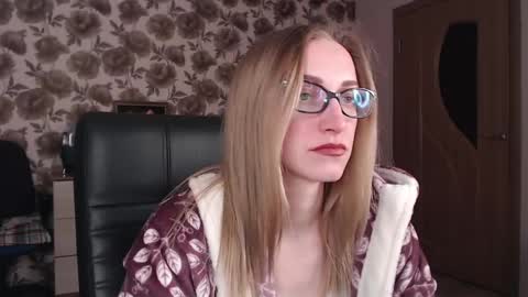 Snapshot of vikaericka chatting on February 2025 05:40:01 PM Vika online show from February 2025 05:40:01 PM