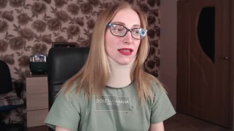 Snapshot of vikaericka chatting on February 2025 08:24:01 PM Vika online show from February 2025 08:24:01 PM