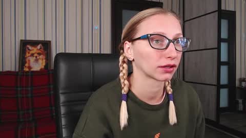 Snapshot of vikaericka chatting on October 2025 11:33:02 AM Vika online show from October 2025 11:33:02 AM