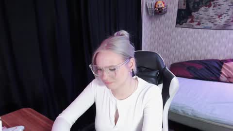 Snapshot of vikapowers chatting on December 2024 11:29:01 PM vikapowers online show from December 2024 11:29:01 PM