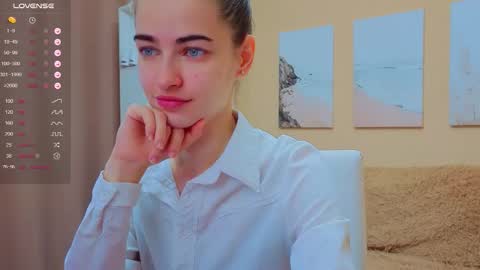 vikiberry online show from October 2025 04:22:02 AM