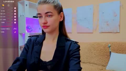 vikiberry online show from November 2025 04:55:01 AM