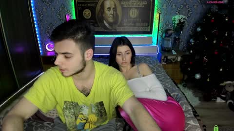 Snapshot of vikki_and_george chatting on January 2025 06:21:01 PM vikki and george online show from January 2025 06:21:01 PM