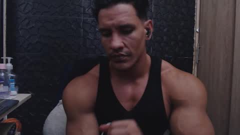 Viktor Herrera online show from November 2025 02:57:02 AM