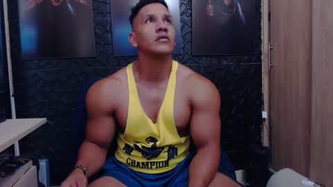 Snapshot of viktorherrera chatting on June 2026 07:07:01 PM Viktor Herrera online show from June 2026 07:07:01 PM