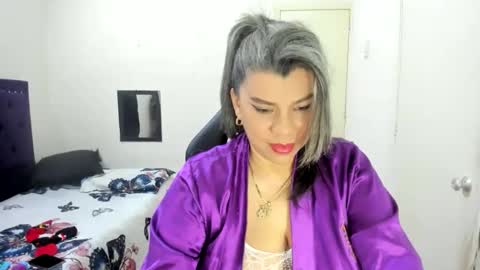 Snapshot of vikyadams chatting on December 2025 12:37:02 AM VIKY ADAMS online show from December 2025 12:37:02 AM