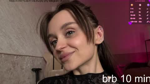 Snapshot of villuuvargas chatting on April 2026 03:00:02 AM Eva online show from April 2026 03:00:02 AM