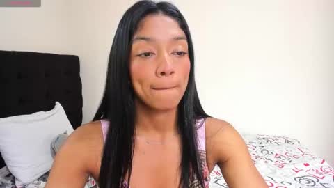 Vinaly online show from October 2025 07:46:02 PM