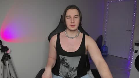 Vincent Strong online show from December 2024 01:11:02 PM