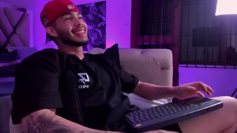 Vincent online show from November 2025 04:37:02 AM