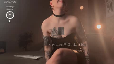Snapshot of vinylstore chatting on February 2025 07:38:01 AM Diva Silvia online show from February 2025 07:38:01 AM