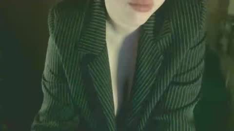 Viola Bunny online show from January 2025 07:18:01 PM