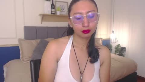 Snapshot of violet_2003 chatting on April 2026 02:12:01 PM V I O L E T online show from April 2026 02:12:01 PM