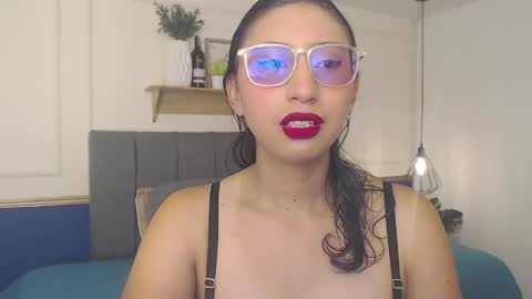 Snapshot of violet_2003 chatting on April 2026 02:09:02 PM V I O L E T online show from April 2026 02:09:02 PM