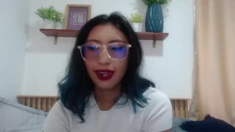 Snapshot of violet_2003 chatting on May 2026 02:26:01 PM V I O L E T online show from May 2026 02:26:01 PM