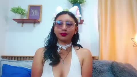 Snapshot of violet_2003 chatting on June 2026 02:29:01 PM V I O L E T online show from June 2026 02:29:01 PM