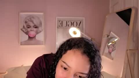 Snapshot of violet__15 chatting on June 2026 11:58:01 AM violet__15 online show from June 2026 11:58:01 AM