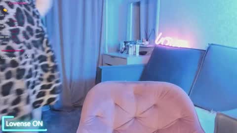 Snapshot of violet____h chatting on October 2025 07:25:02 PM violet____h online show from October 2025 07:25:02 PM