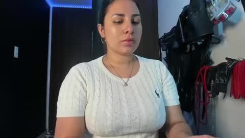 Kim online show from November 2025 06:04:02 PM