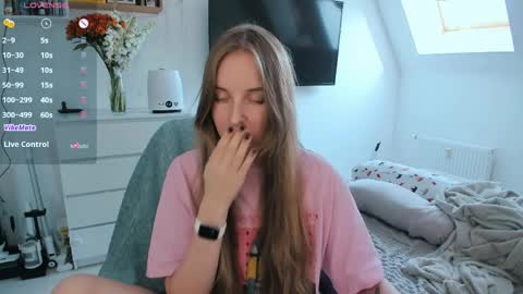 Violet online show from April 2026 01:34:01 PM