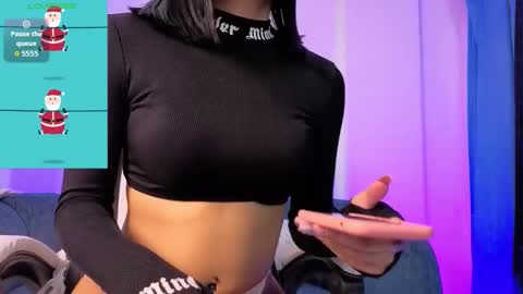 violet_jhonson online show from November 2025 01:00:02 PM