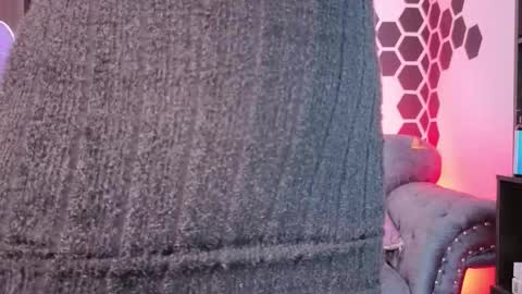 violet_jhonson online show from December 2025 06:57:02 PM