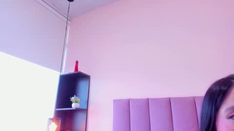 Snapshot of violet_myerrs chatting on February 2026 12:31:01 PM violet online show from February 2026 12:31:01 PM