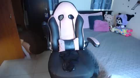 violeta.. online show from October 2025 07:47:02 PM