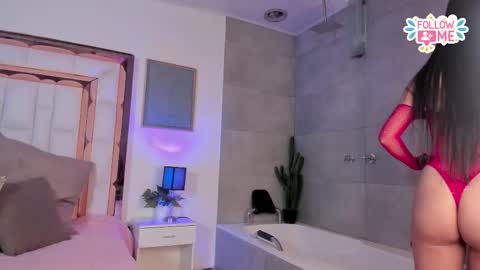 Violeta  online show from November 2025 12:05:01 PM