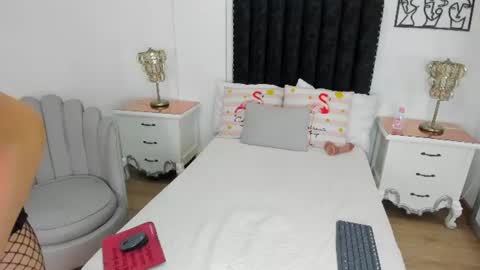 Snapshot of violeta_gomez_5 chatting on July 2026 04:08:01 AM violeta_gomez_5 online show from July 2026 04:08:01 AM