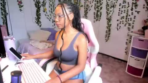 Snapshot of violeta_miler_ chatting on June 2026 05:28:01 PM Violeta online show from June 2026 05:28:01 PM