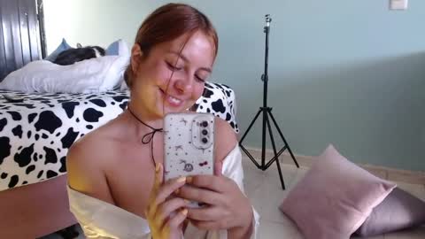 Snapshot of violeta_peter69 chatting on April 2026 07:52:01 PM Violeta Peter online show from April 2026 07:52:01 PM