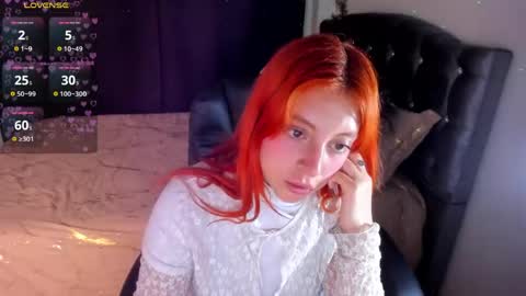 Snapshot of violetaarey chatting on April 2026 02:13:01 AM Violeta Help me reach 150 thumbs up online show from April 2026 02:13:01 AM