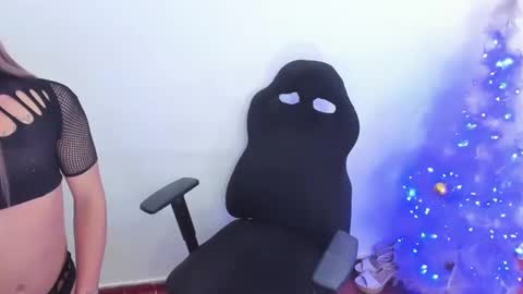 Snapshot of violetevans69 chatting on January 2025 12:06:02 AM Violett online show from January 2025 12:06:02 AM