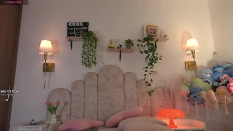 violeth___ online show from April 2026 01:07:01 PM