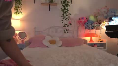 Snapshot of violeth___ chatting on June 2026 10:18:01 AM violeth___ online show from June 2026 10:18:01 AM