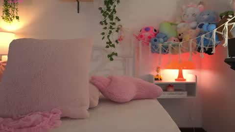 Snapshot of violeth___ chatting on July 2026 12:13:01 PM violeth___ online show from July 2026 12:13:01 PM