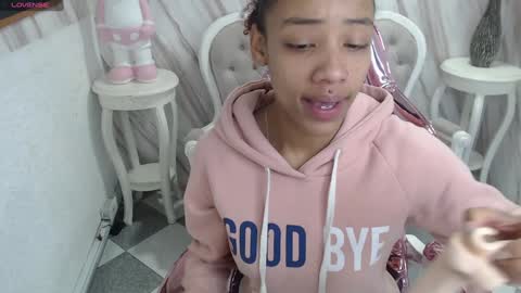 violeth_b online show from December 2024 12:38:01 PM