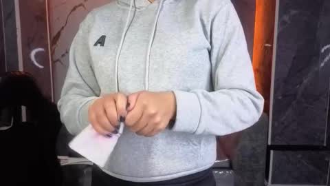 violeth_b online show from February 2026 12:43:02 PM