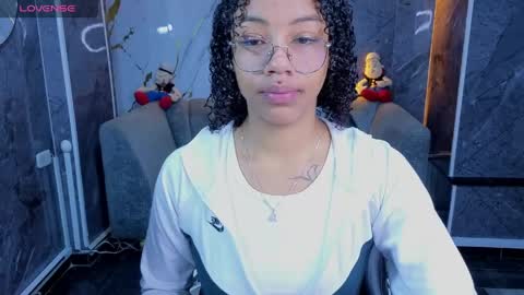 violeth_b online show from May 2026 12:57:02 PM