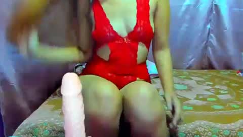 Snapshot of violetlivia chatting on April 2026 09:31:01 PM Livia help get 100 likes online show from April 2026 09:31:01 PM