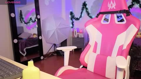   online show from December 2025 06:57:02 PM