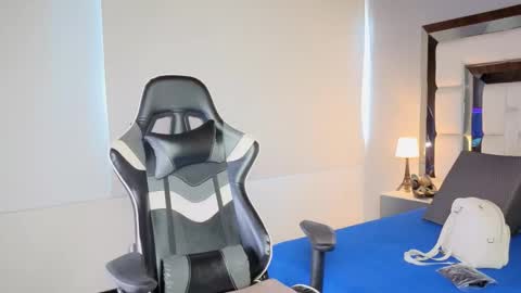 violetskinny online show from February 2026 07:40:01 PM