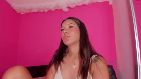 violett_24_ online show from March 2025 03:35:01 PM