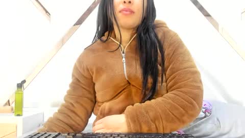 Snapshot of violett_bliss chatting on June 2026 10:15:01 AM violett_bliss online show from June 2026 10:15:01 AM